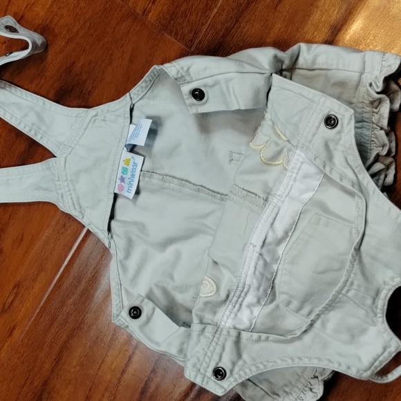 Mini Wear Cream Embroidered Daisy Butterfly & Floral Button Top Overalls - Picture 5 of 15